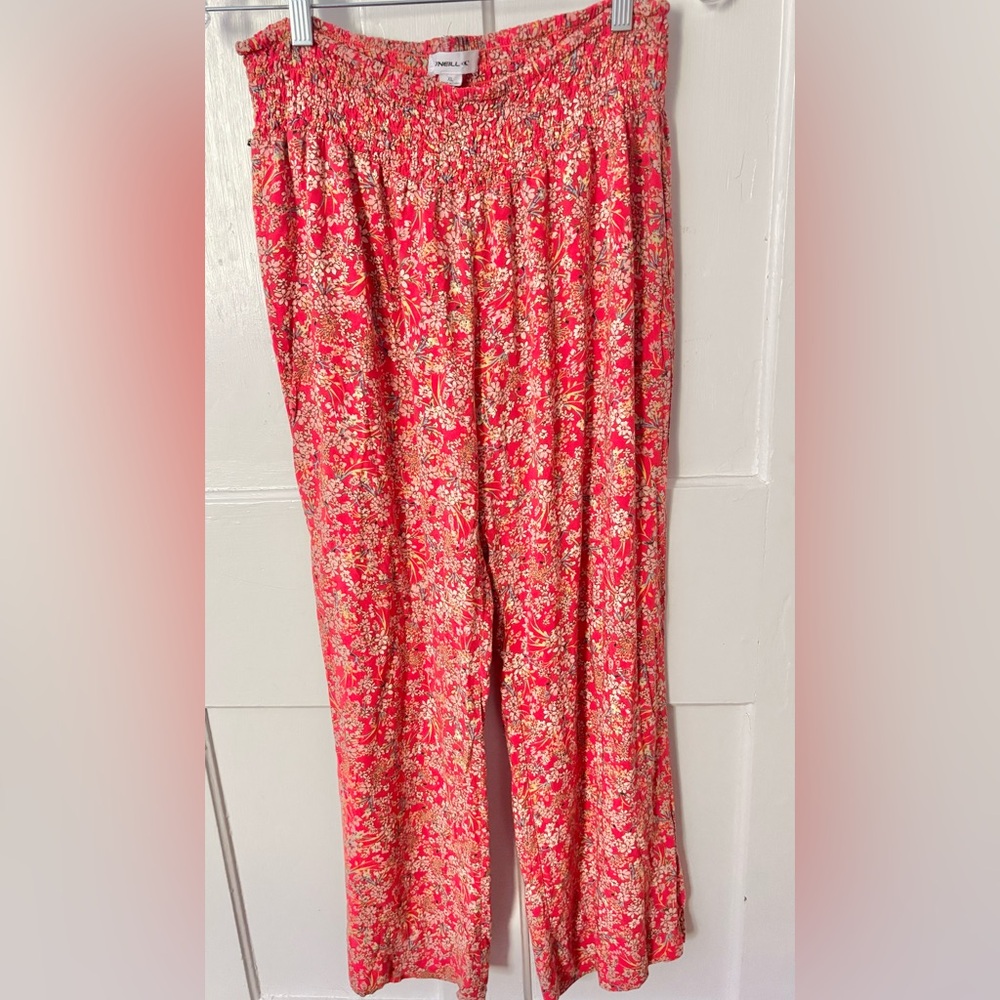 O'Neill Red and White Floral Pants XL but fits smaller